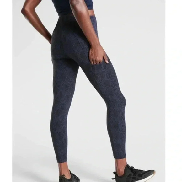 Athleta Ultimate 7/8 Tight Snake Print Blue Size XS - Picture 2 of 10